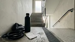 Quando si inizia a perdere massa muscolare: segnali, età e cosa fare per restare autonomi