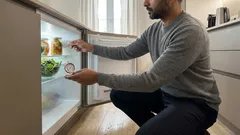 Temperatura del frigorifero: i gradi giusti in estate e in inverno per risparmiare